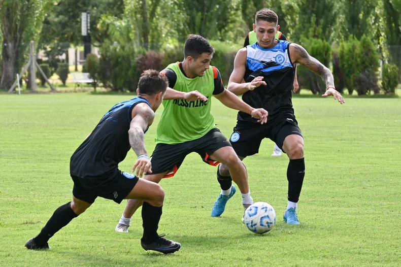 Mucha intensidad en el amistoso de Villa San Carlos