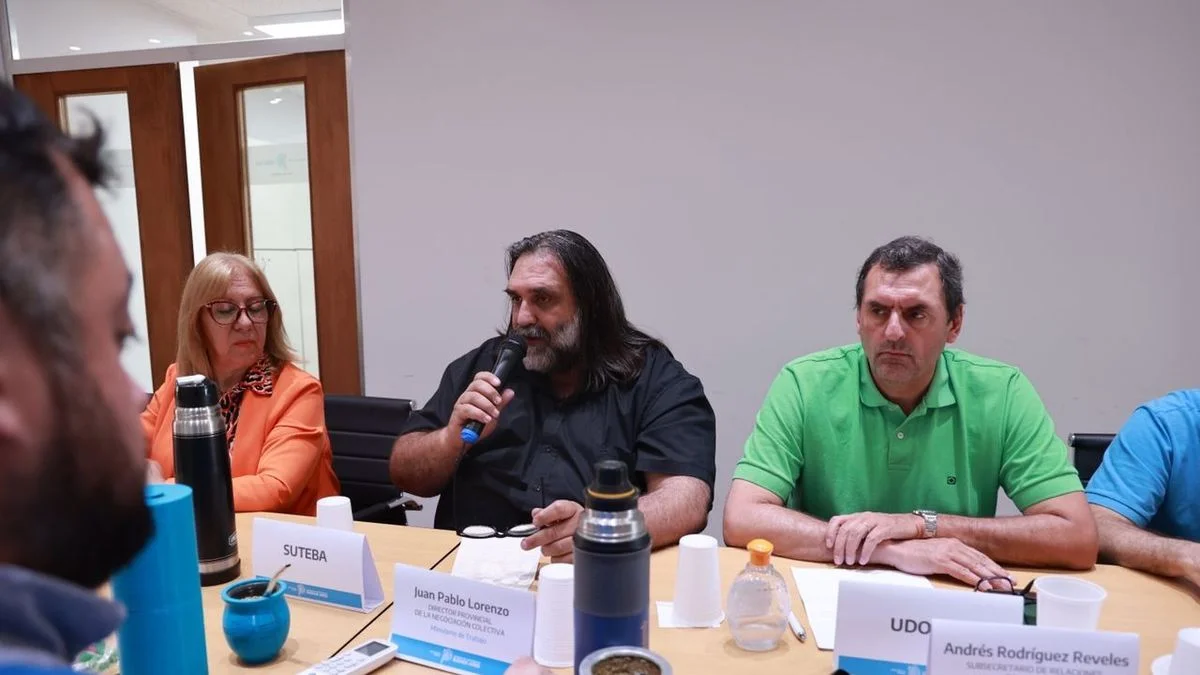 Provincia volvió a convocar a los gremios para reanudar las paritarias