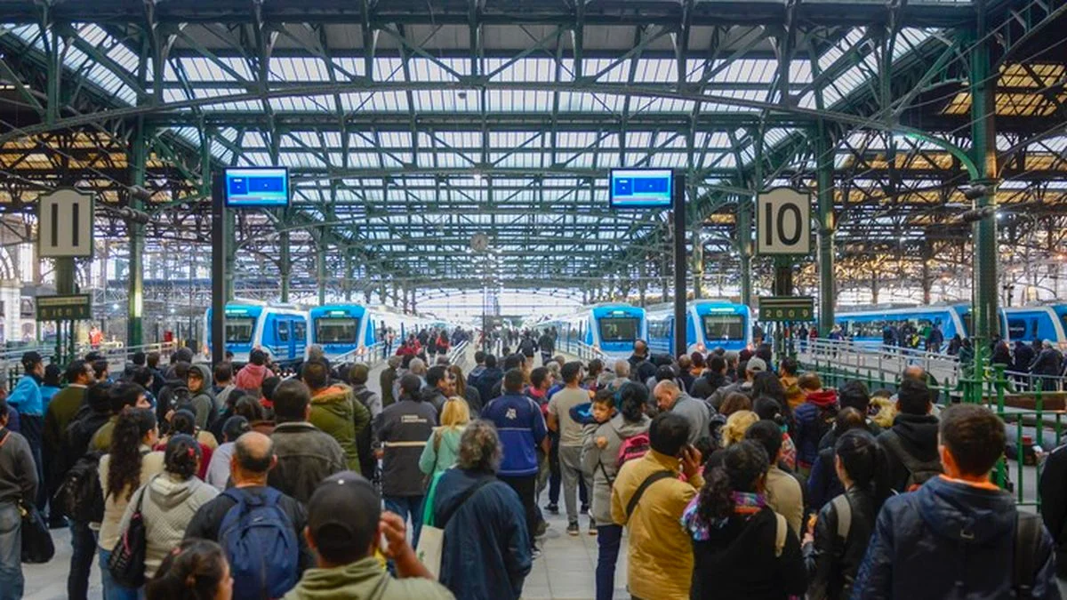 El Tren Roca se encuentra demorado y no llega a Constitución