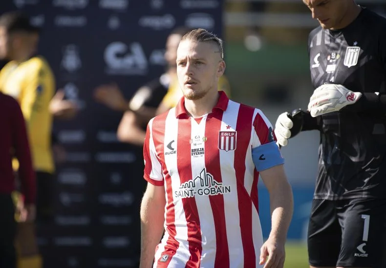 Santiago Ascacíbar se despidió de Estudiantes tras ser presentado en Boca