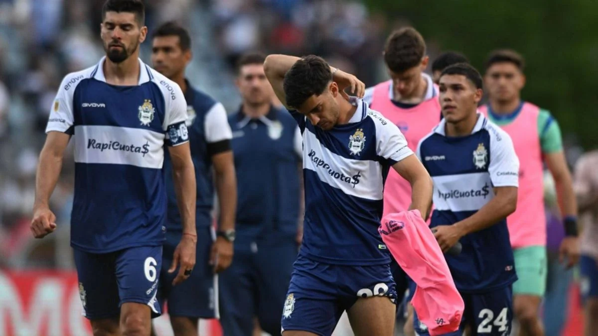 Gimnasia está en serios problemas: se juega tres finales