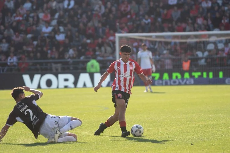 Fabricio Pérez volvió a marcar con la camiseta de Estudiantes y habló ante la prensa