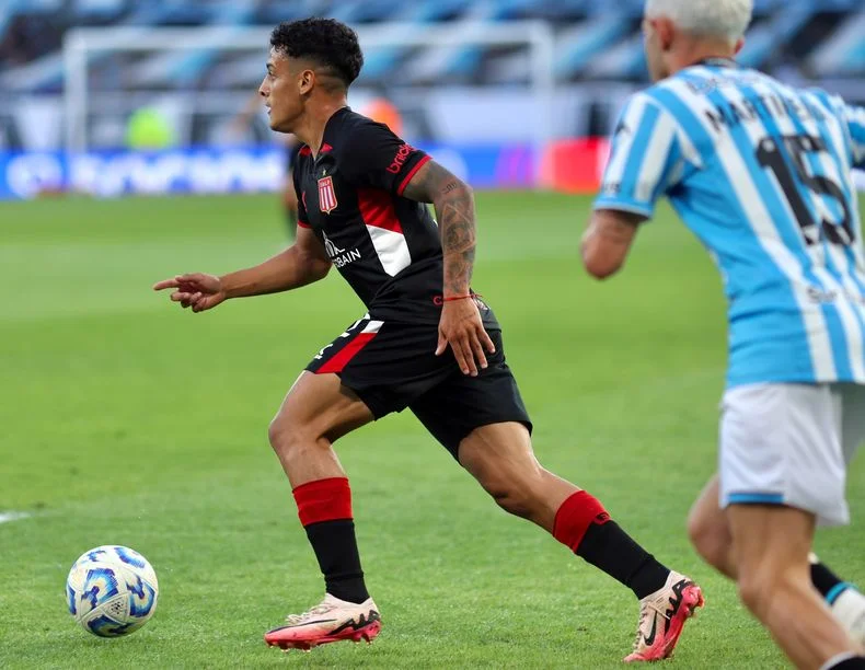 Tiago Palacios, una de las figuras de Estudiantes en el &uacute;ltimo encuentro ante Racing