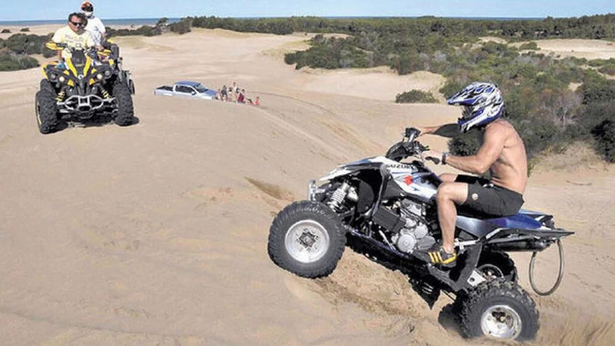 Trasladan a La Plata a un turista herido tras volcar con un cuatriciclo en Villa Gesell