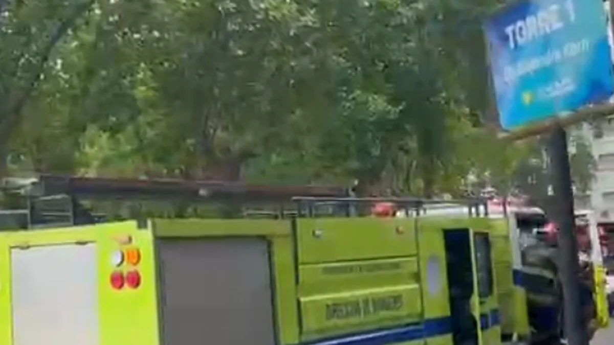 "Se escuchó una explosión": evacuación de emergencia de la Torre 1