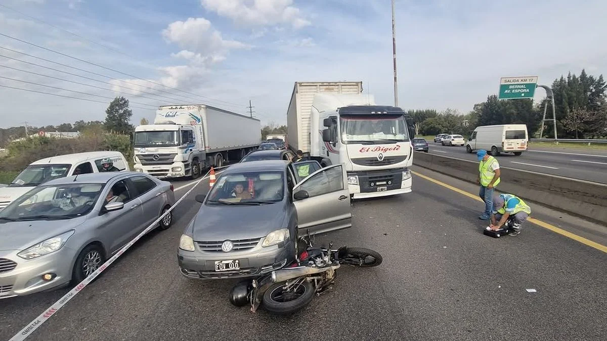 Falleció un motociclista en la Autopista Buenos Aires - La Plata
