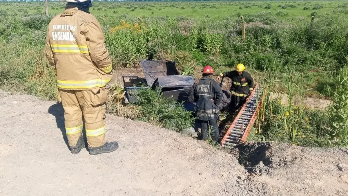 Trágico accidente en Ensenada: una joven murió y cuatro personas fueron hospitalizadas