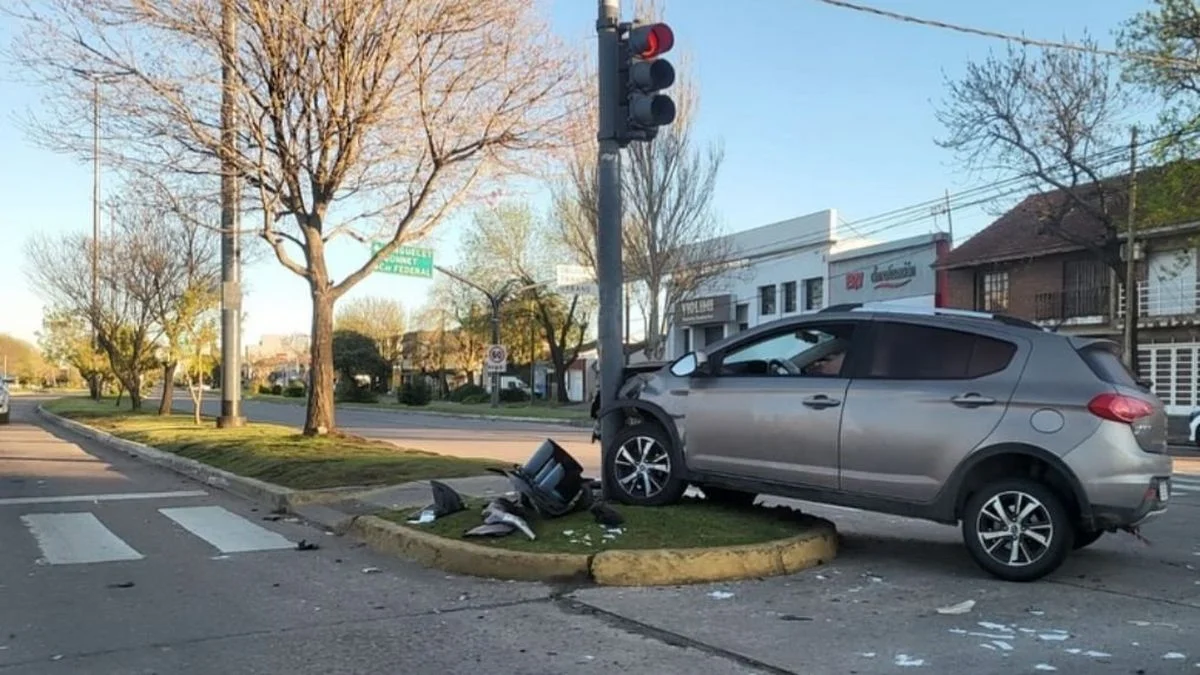 Impactante choque en Barrio Norte de La Plata