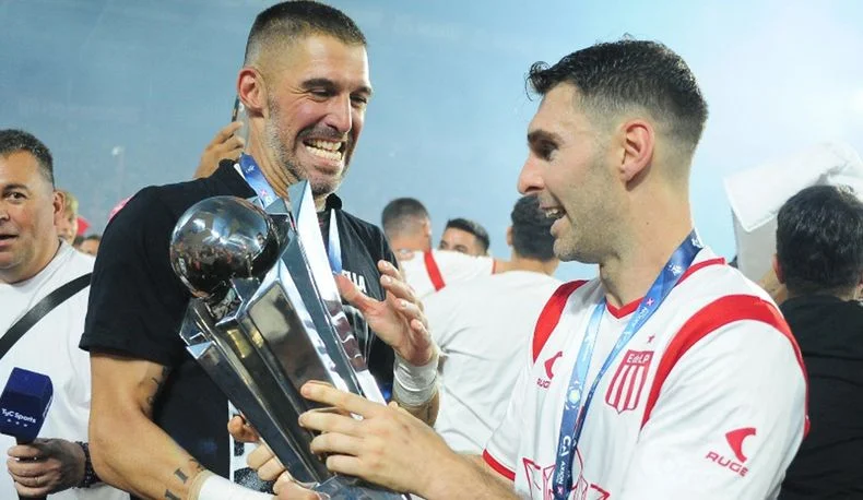 Mariano And&uacute;jar y Mauro Boselli se retiraron del f&uacute;tbol con un t&iacute;tulo en Estudiantes