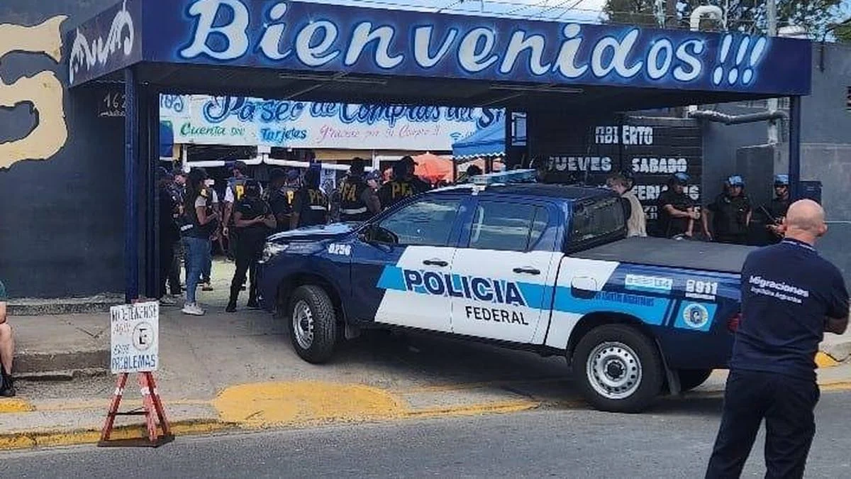 Amplio operativo policial en la Feria Paraguaya de Villa Elvira