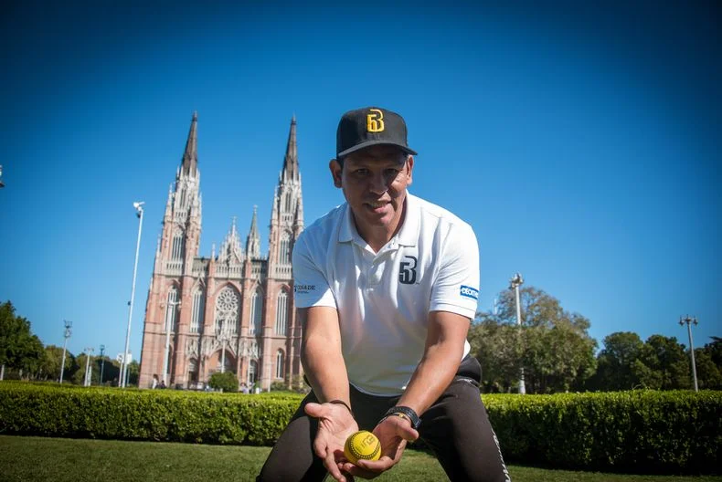 Víctor Aramayo, representante del béisbol 5 en La Plata, PBA y Argentina