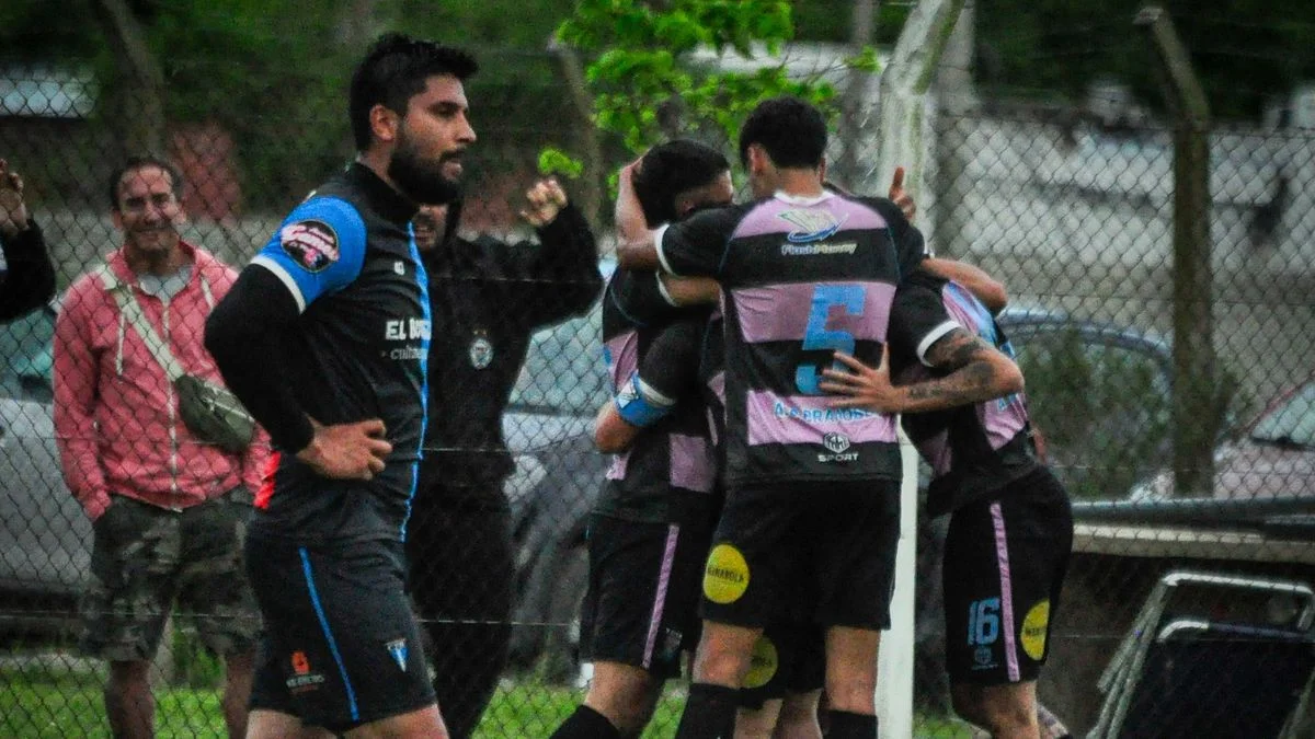 Liga Amateur Platense: Fomento continúa como único líder