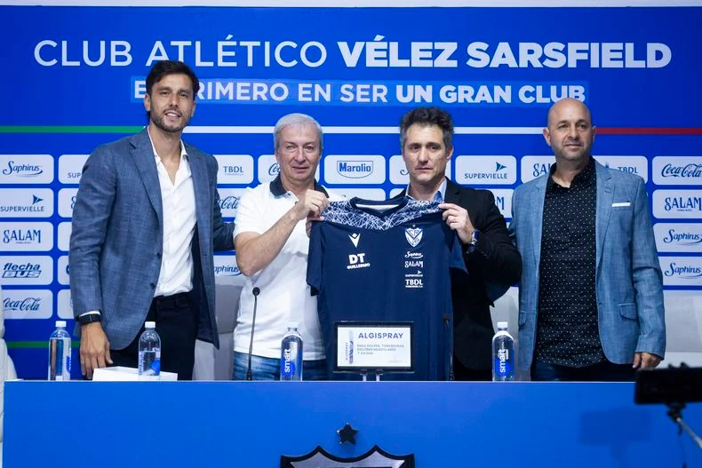 Guillermo Barros Schelotto estuvo acompa&ntilde;ado por Ricardo &Aacute;lvarez, Fabi&aacute;n Berlanga y Sebasti&aacute;n Pait