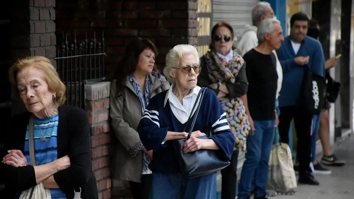 Oficializan un aumento para jubilaciones: de cuánto será a partir de agosto