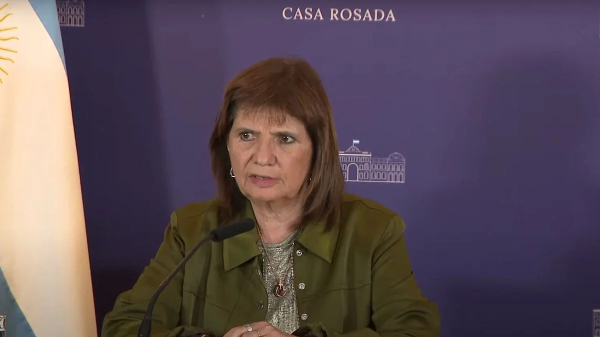 Patricia Bullrich presentó un proyecto de ley Antibarras