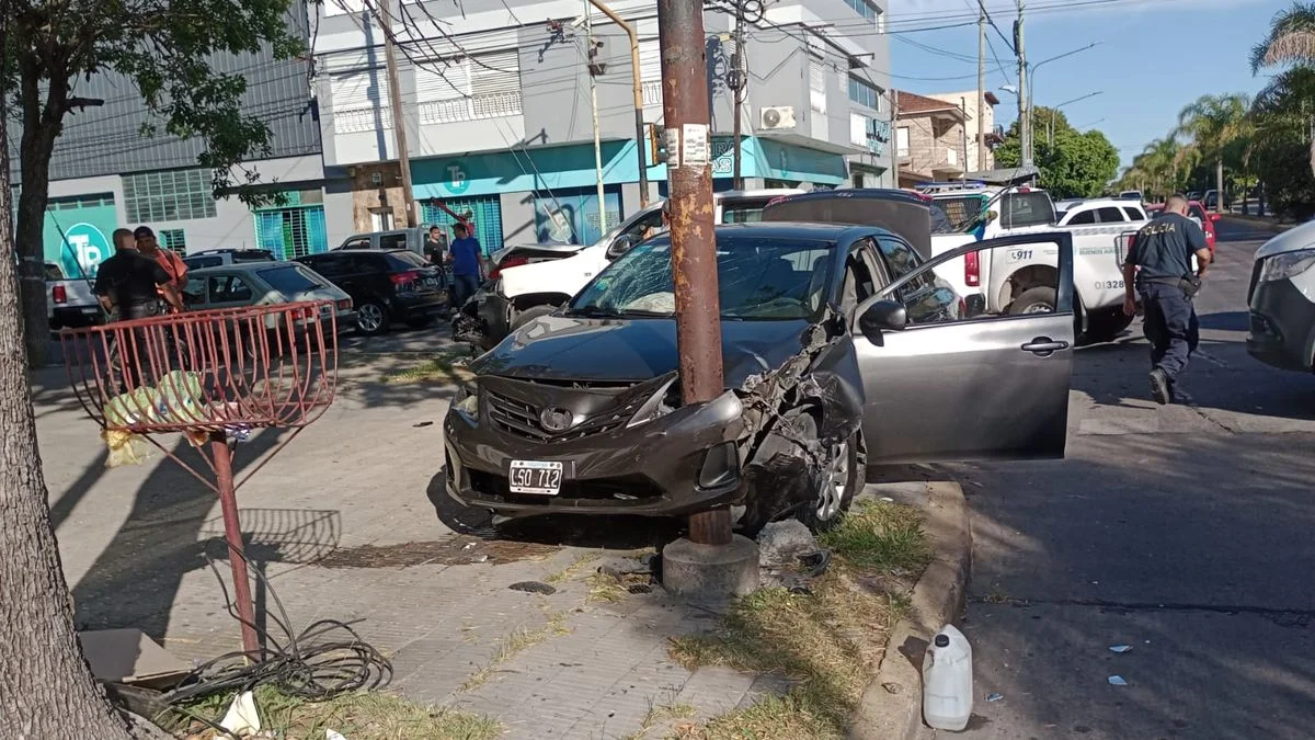 Brutal accidente entre dos vehículos en Tolosa