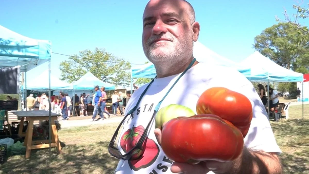 Comenzó la Fiesta del Tomate Platense