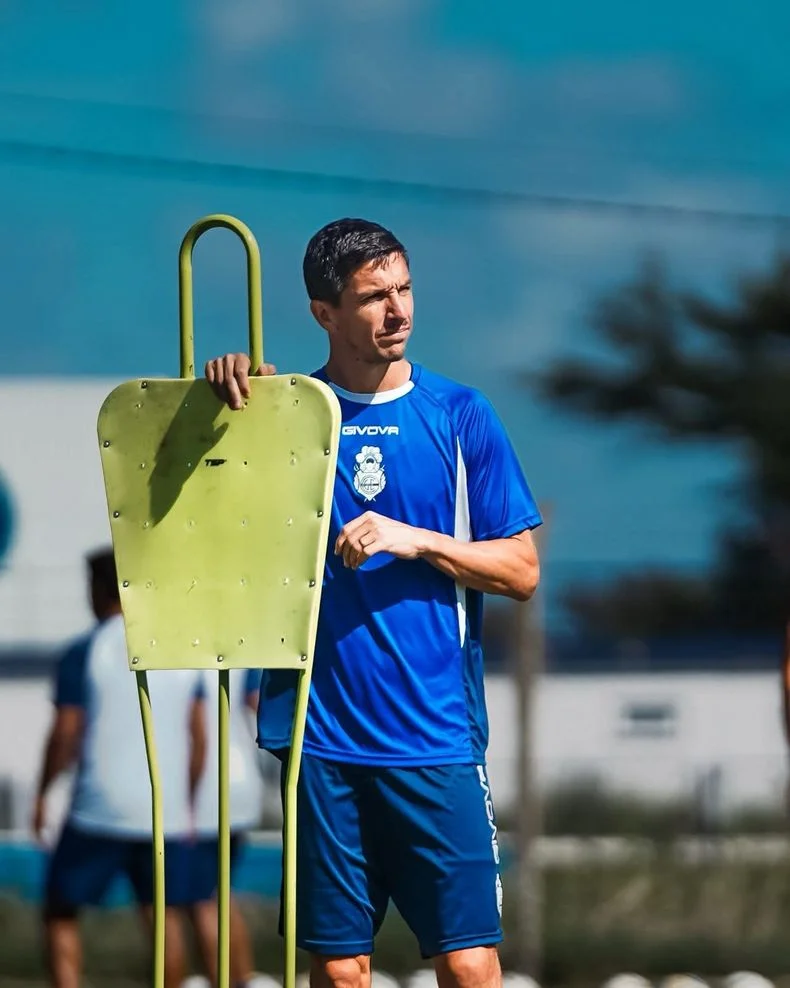 Ignacio Fern&aacute;ndez referente de Gimnasia, trabajando en Estancia Chica