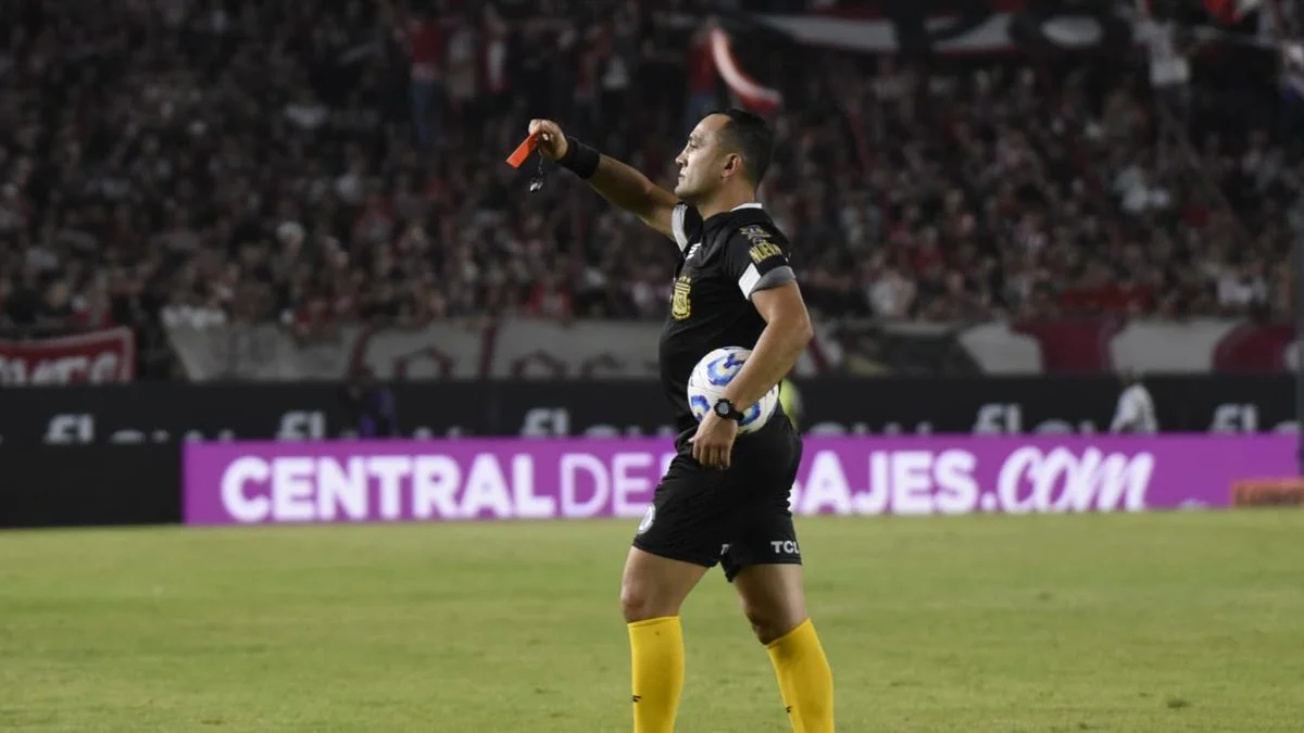 Myriam Bregman estalló contra el arbitraje de Espinoza en el partido de Estudiantes