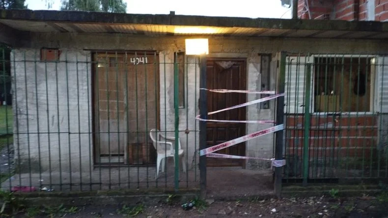 Salvaje homicidio en Villa Elisa: quiso defender a su hijastra y lo mató su ex pareja