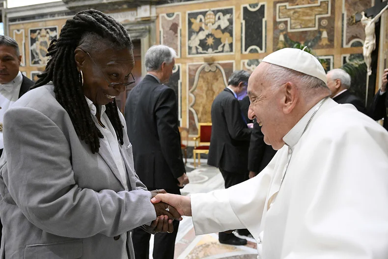 Whoopi Goldberg y el Papa Francisco