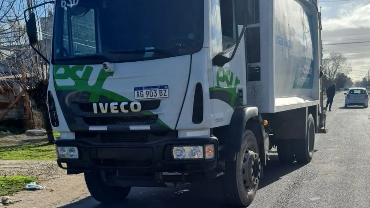 Un camión de ESUR atropelló y mató a un jubilado en Los Hornos