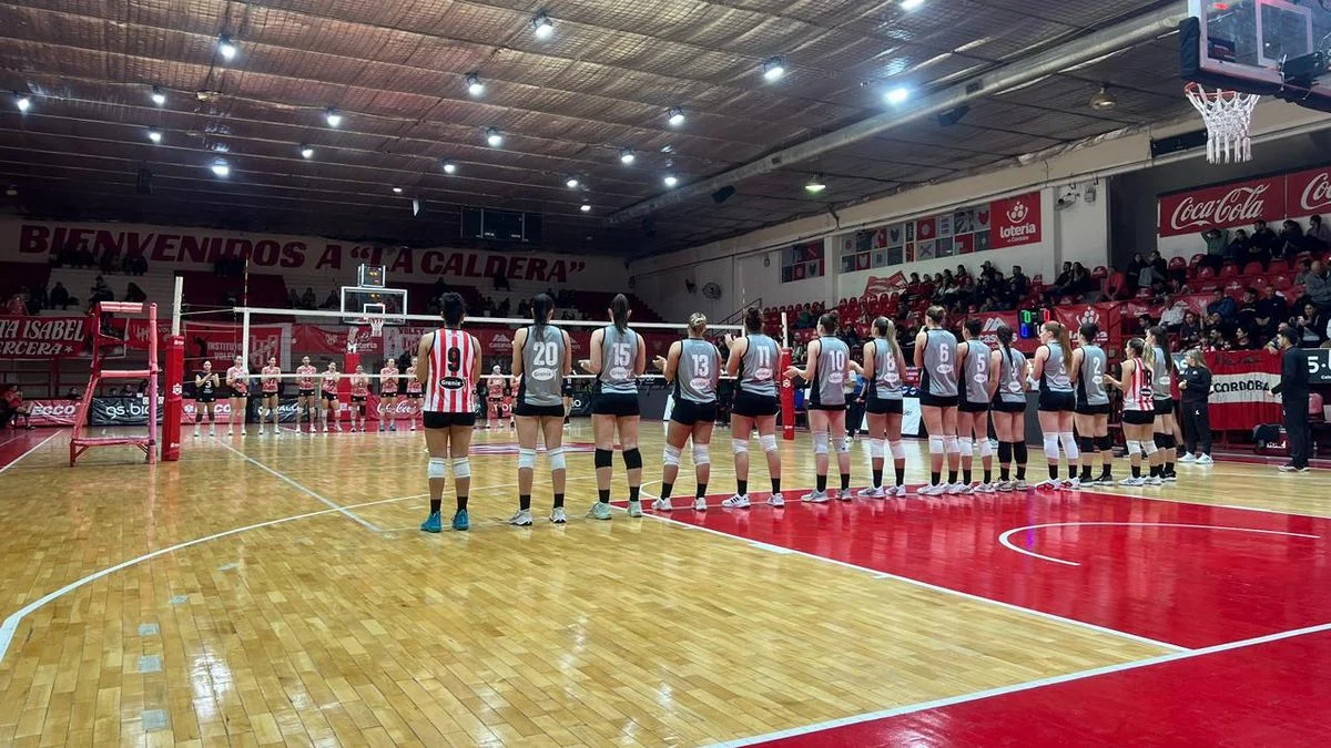 Vóley femenino platense: Estudiantes descendió y Las Lobas sueñan con una nueva final