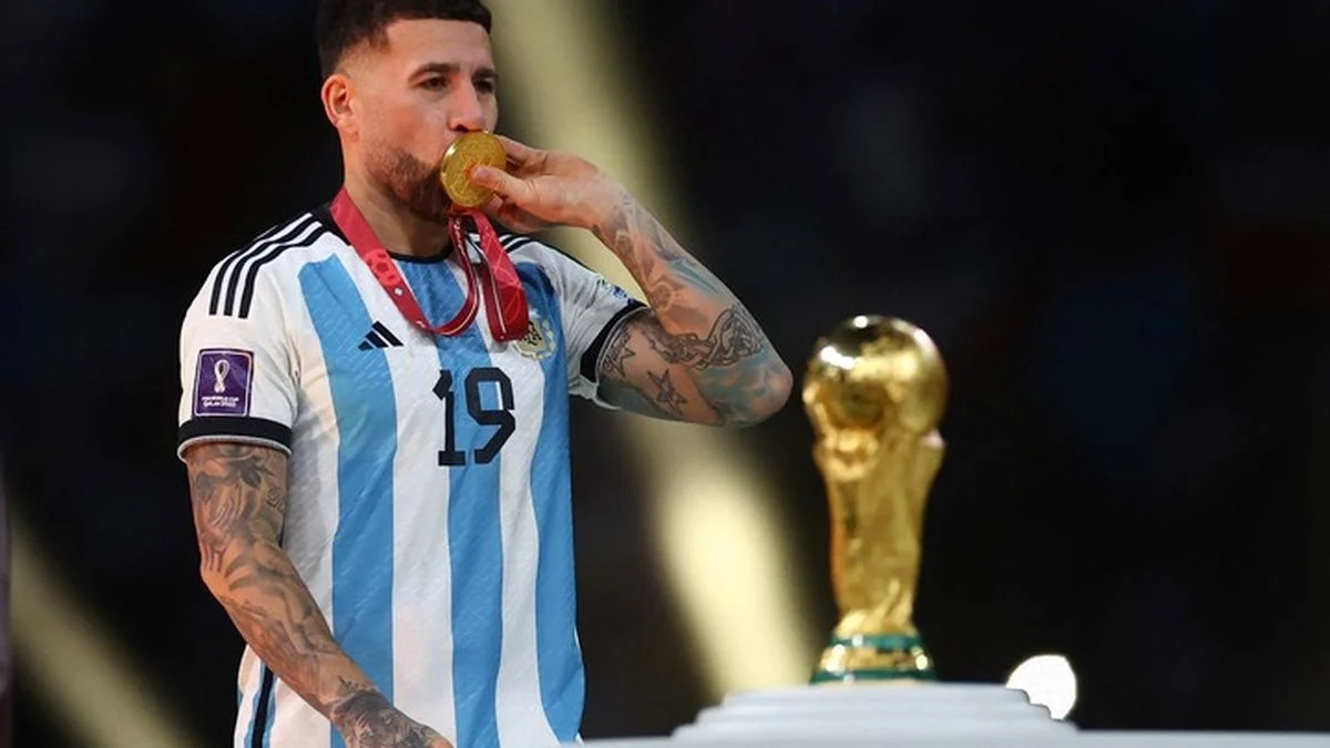 Nicolás Otamendi comenzó a despedirse de la Selección Argentina