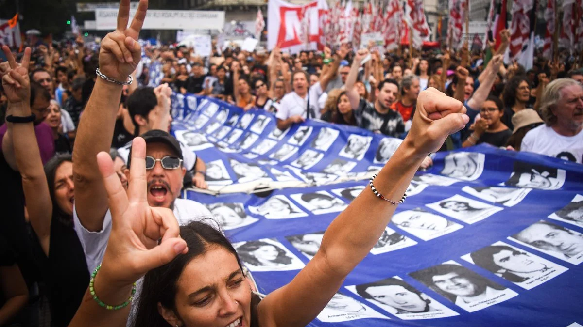 Así se vivió la marcha por el Día de la Memoria en Plaza de Mayo
