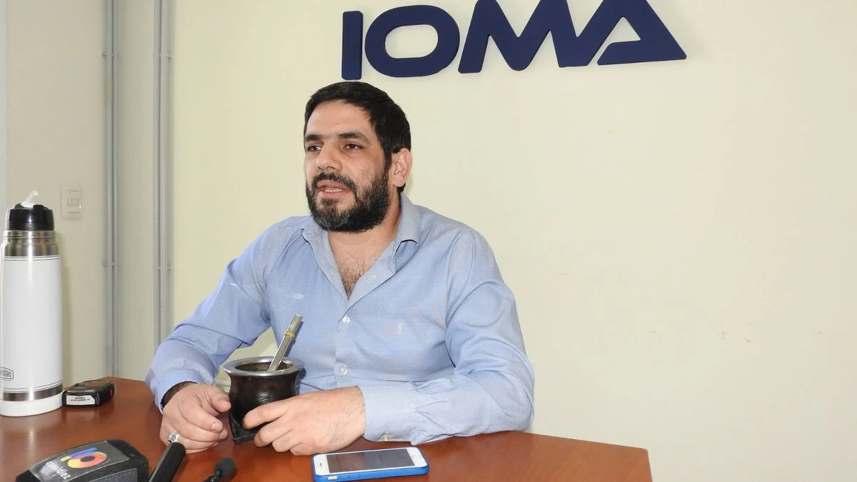 Presionan para que el presidente de IOMA exponga la situación de la obra social
