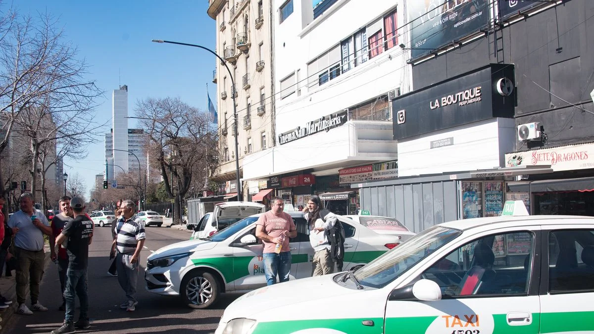 Taxistas y remiseros de La Plata suspenden la marcha contra las apps de transporte