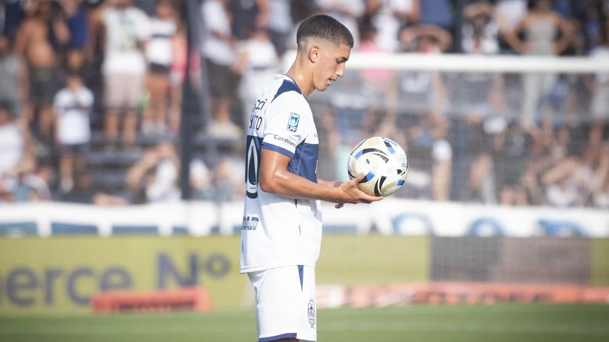 Nicolás Barros Schelotto, Gimnasia y su sueño como jugador profesional