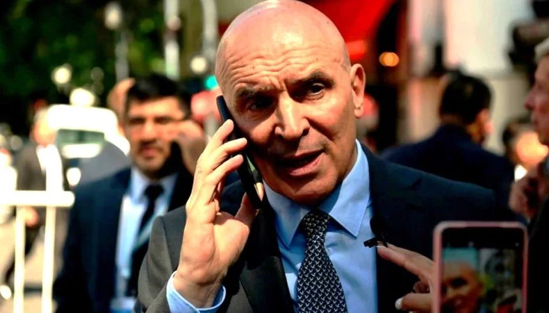 José Luis Espert emitió su voto después de ser removido de su candidatura por La Libertad Avanza