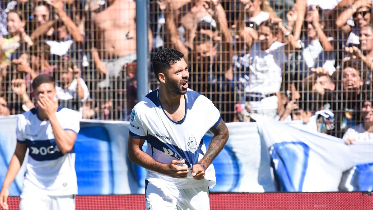 Enzo Martínez fue héroe y villano en la tarde del Bosque