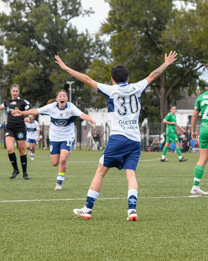 Gimnasia gan&oacute; y avanz&oacute; de fase en el Torneo de F&uacute;tbol Femenino