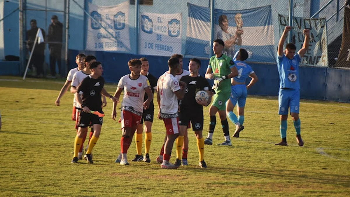 Cambaceres arrancó ganando pero se quedó sin nada en su visita a J. J. Urquiza