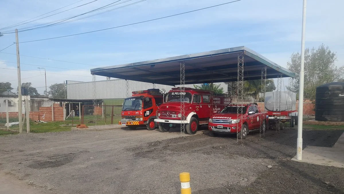 Siguen los incendios en La Plata, ahora le tocó a El Peligro