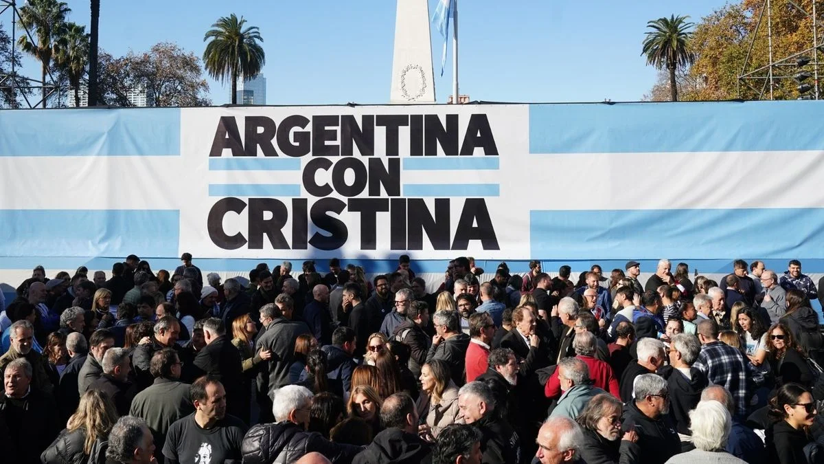 El primer mensaje de Cristina presa: "El modelo de Milei se cae"