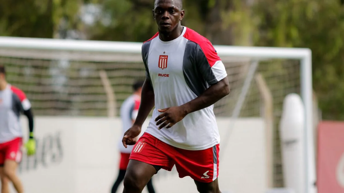 Tras no llegar a un acuerdo con Boca, Edwuin Cetré se presentó en Estudiantes