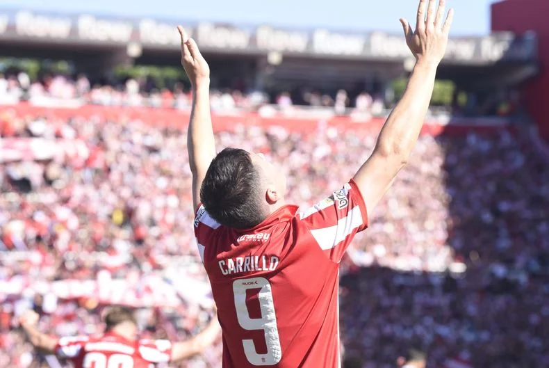 Guido Carrillo volvió a marcar en un clásico para que gane Estudiantes