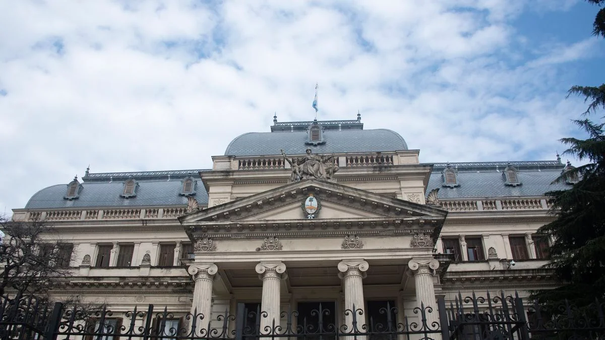 Denuncia por abuso en el Senado: la aberrante frase que le habría dicho el gremialista a una empleada