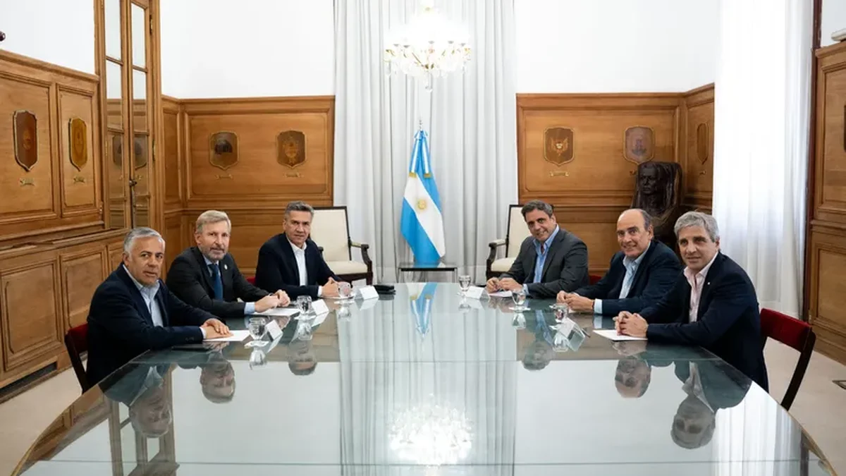 El Gobierno Nacional comenzó a reunirse con gobernadores. Kicillof, a la fila