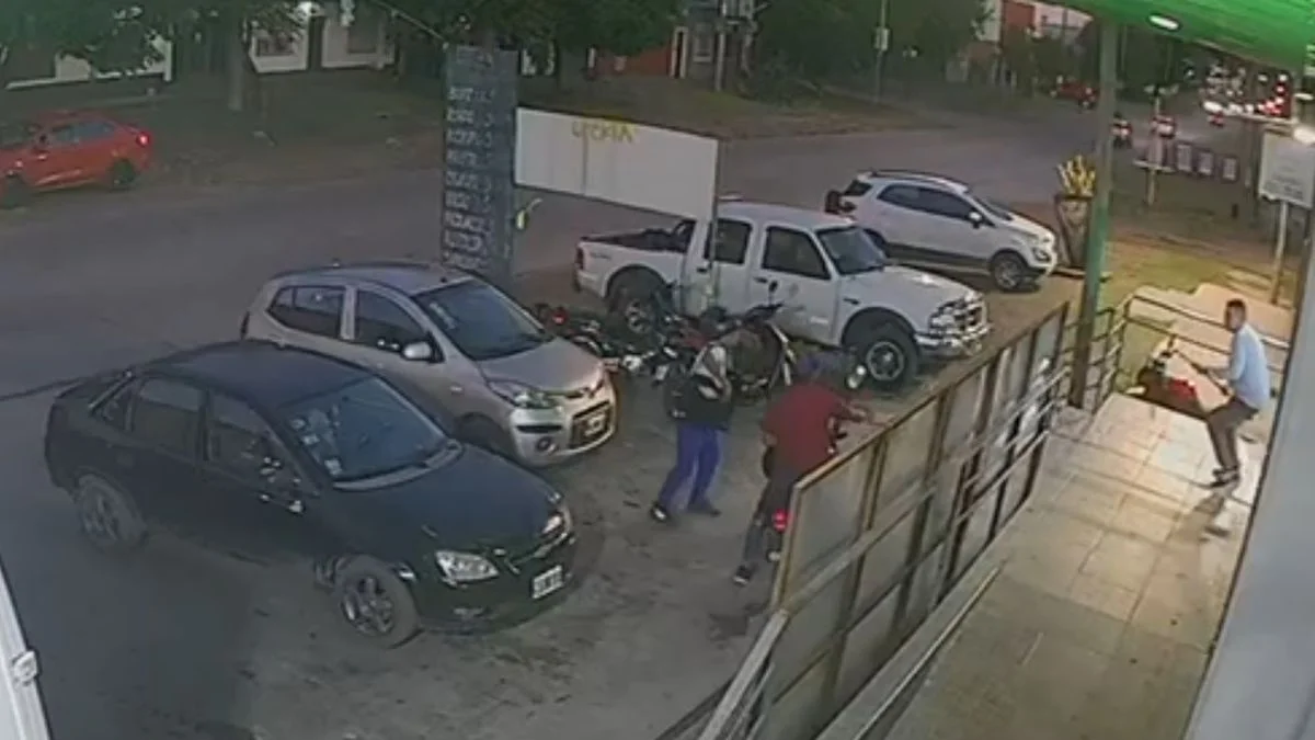 Delincuentes intentaron robar, pero un grupo de vecinos los puso en fuga: uno fue atropellado
