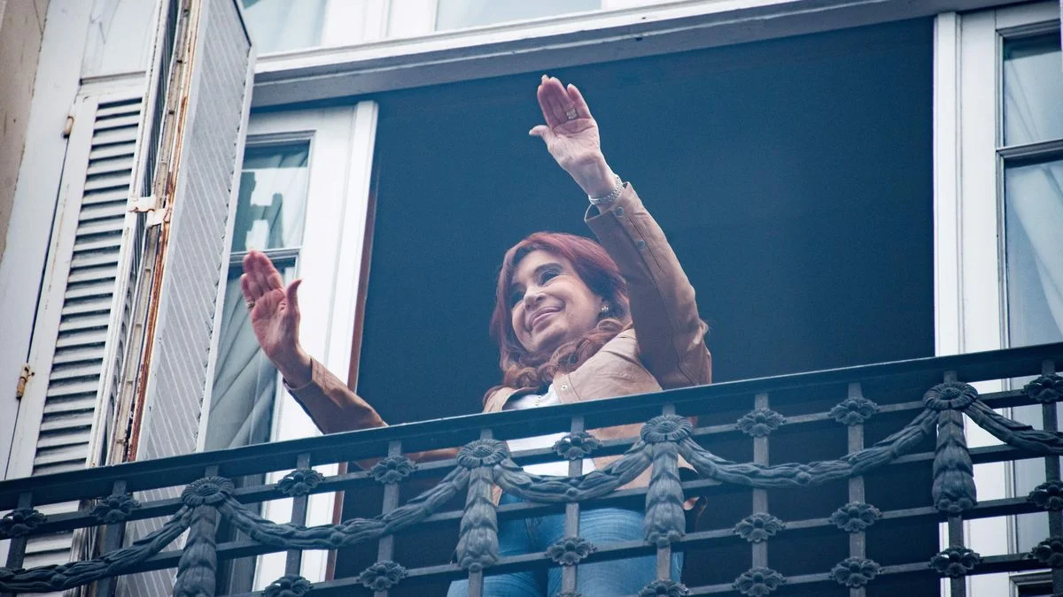 A través de retuits, Cristina Kirchner se refirió a las condenas a Sabag Montiel y Brenda Uliarte