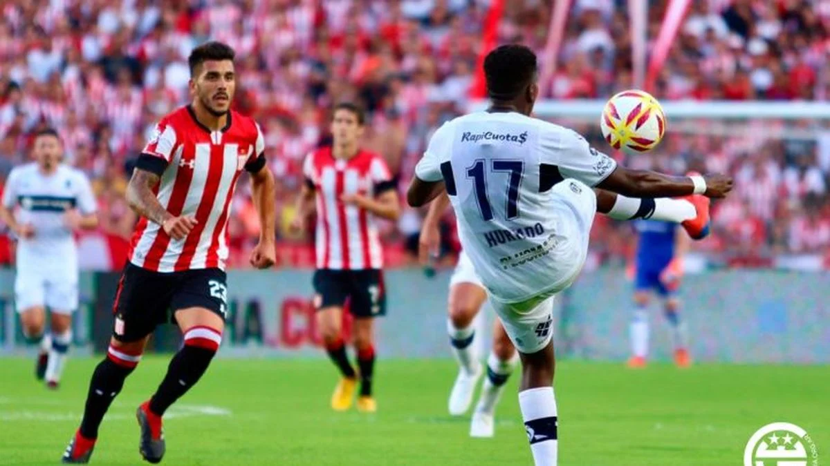 Será el segundo clásico platense con un técnico interino