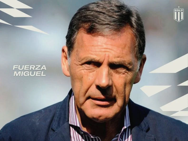 Estudiantes de La Plata brind&oacute; su apoyo a Miguel &Aacute;ngel Russo
