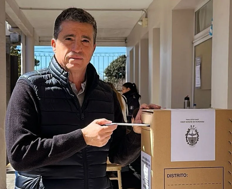 Juan Pablo Allan emitió su voto y llamó a los platenses a participar