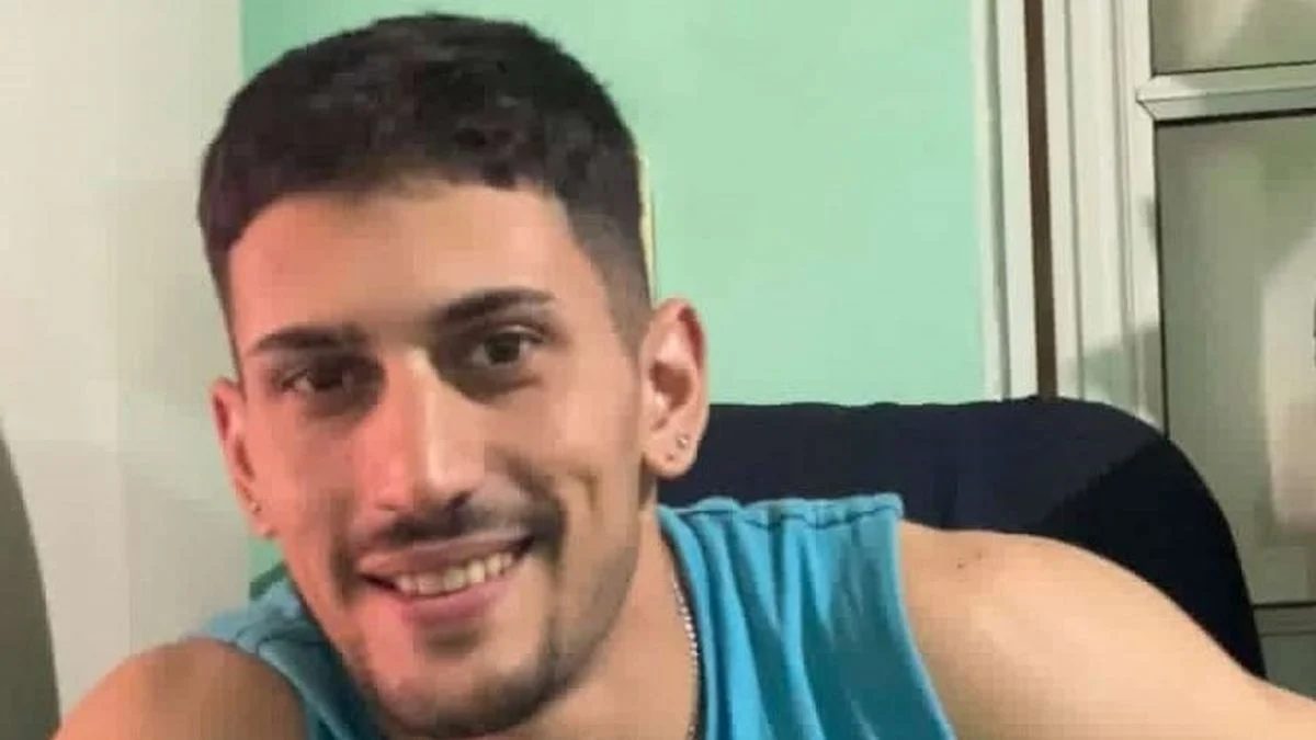 Piden donaciones para un joven que sufrió un grave choque en Ensenada