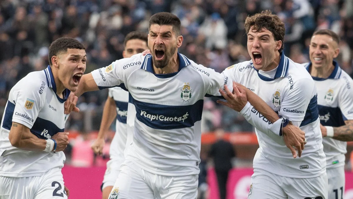 Gimnasia dijo presente y se llevó un triunfazo del Bosque