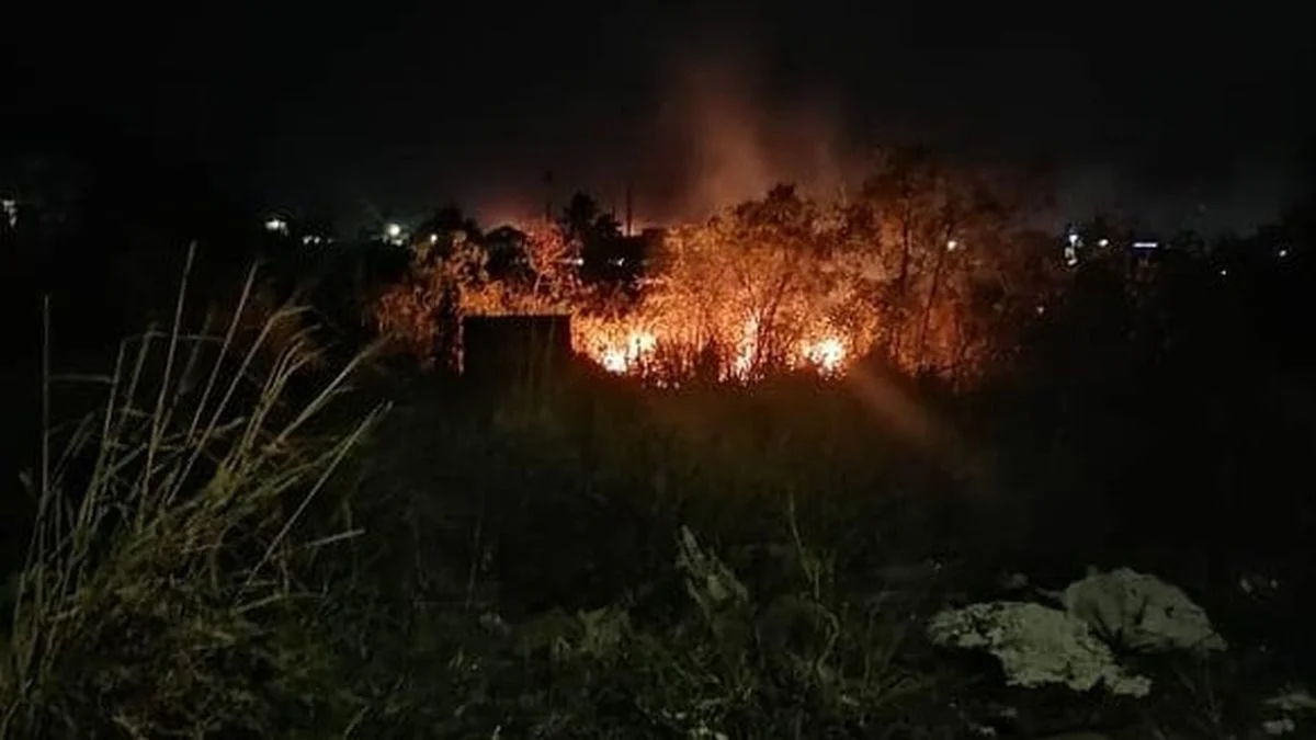 Pirotecnia e incendio en Gonnet, tras los festejos navideños